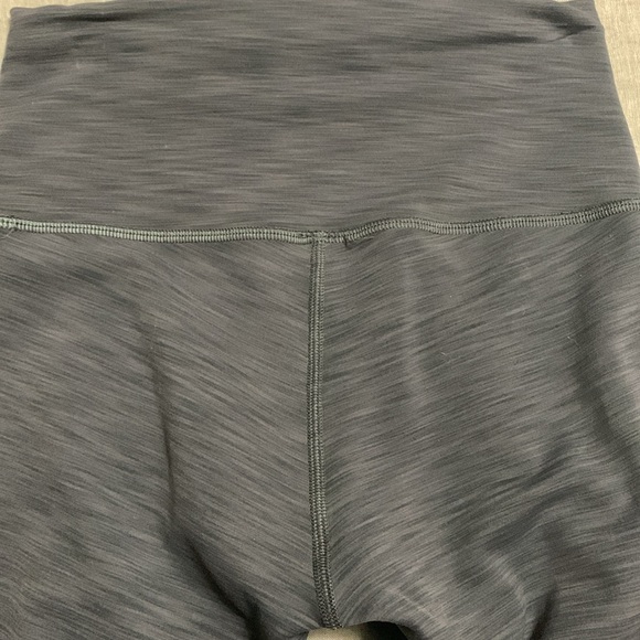 Lululemon Women’s Wunder Train High-Rise Crop 23’ Graphite Grey Size 4 Leggings - Picture 4 of 11